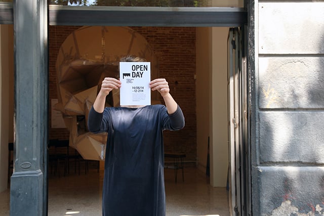 Open Day Flyer frente al espacio Eterna