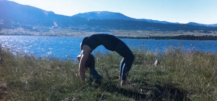 Clase de Ashtanga Vinyasa Yoga en Sopa Barcelona